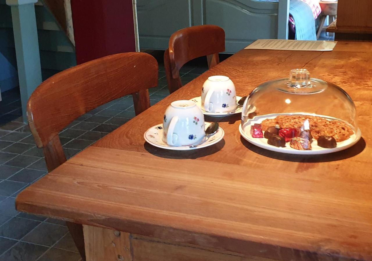 Fakansjehus Sfeervol Met Fijne Tuin Jirnsum Exterior foto